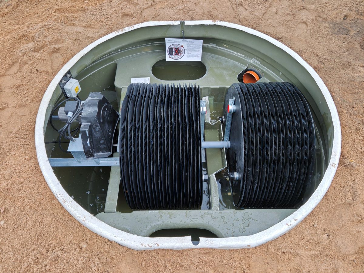 Wnętrze oczyszczalni BioDisc – złoża obrotowe RBC